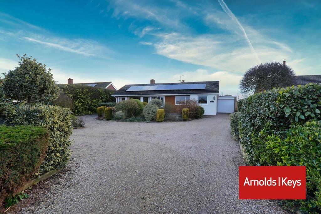 North Walsham Road, Happisburgh 3 bed detached bungalow £300,000
