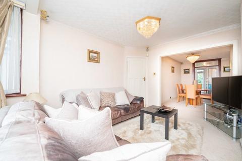 104 Beresford Avenue, London, W7 3AP