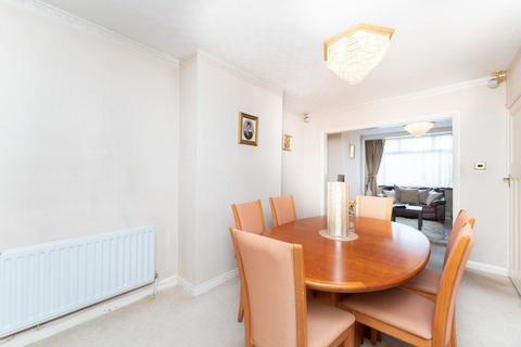 104 Beresford Avenue, London, W7 3AP