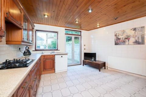 104 Beresford Avenue, London, W7 3AP