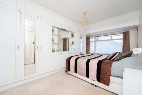 104 Beresford Avenue, London, W7 3AP
