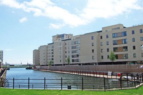 2 bedroom apartment to rent, Sirius House, Celestia, Cardiff Bay