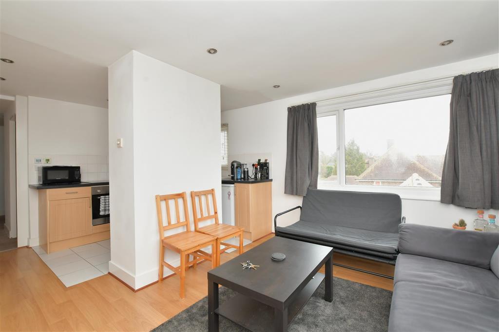 Lounge/ Kitchen