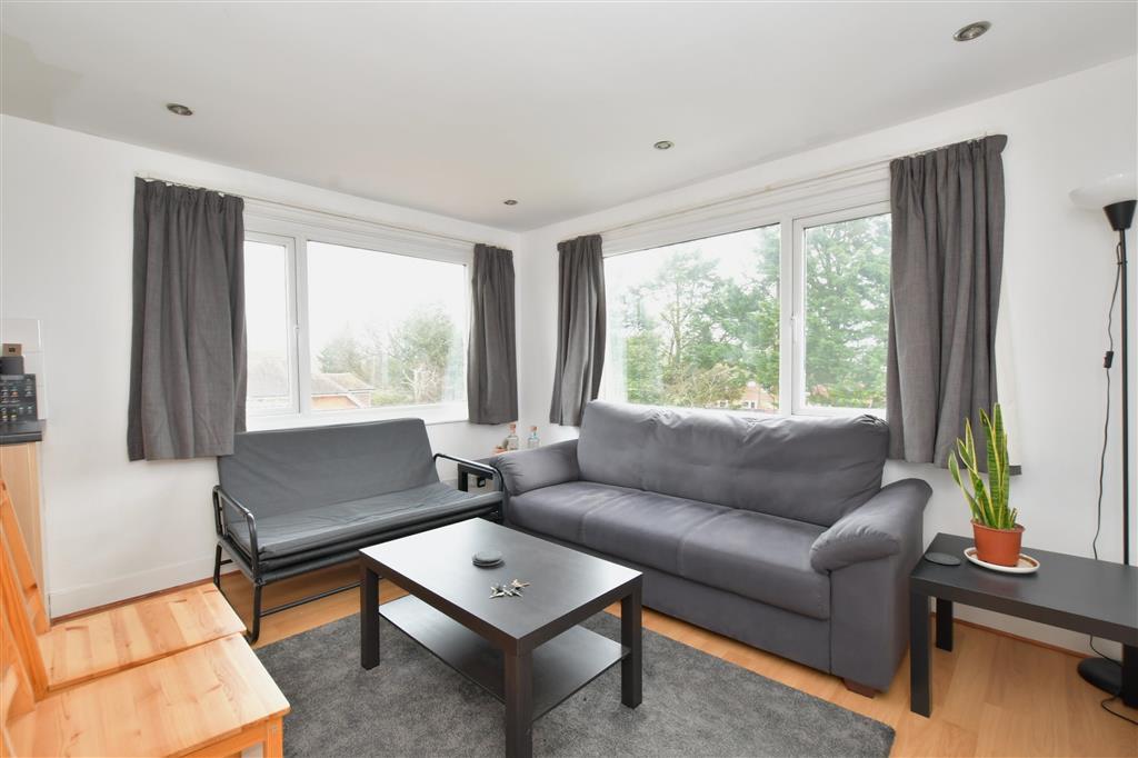 Lounge/ Kitchen