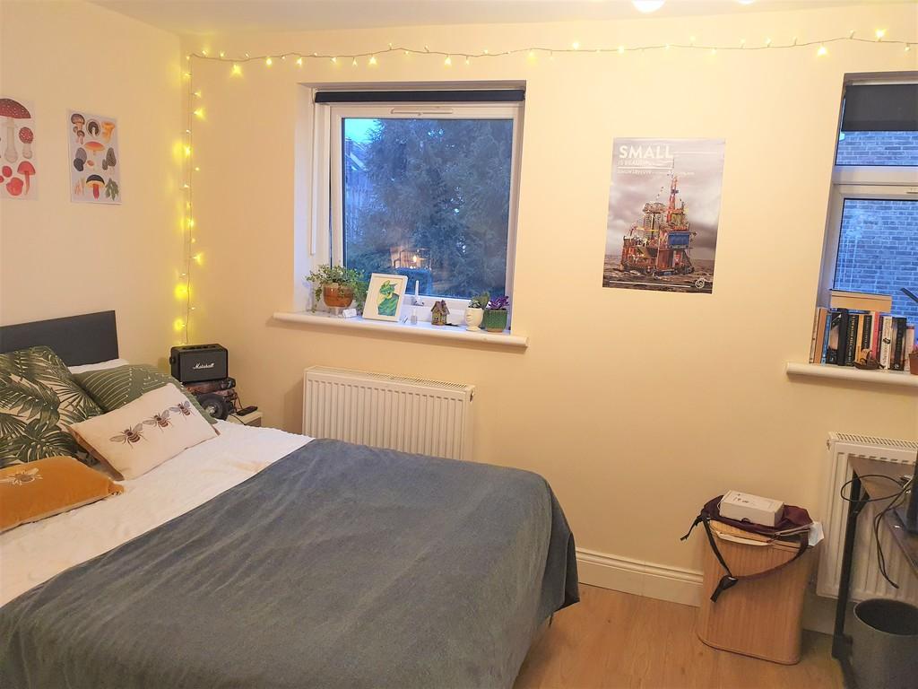 Bedroom Picture 3