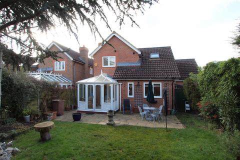 1 Primrose Walk, Ewell, Epsom, KT17 2EZ