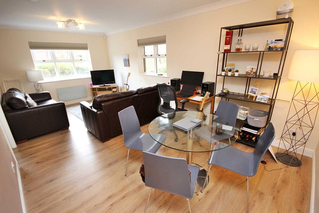 Blantyre House, Manchester 2 bed apartment £1,095 pcm (£253 pw)