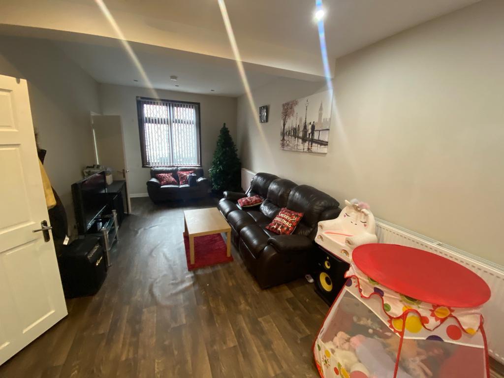 Lounge T202202181429.jpg