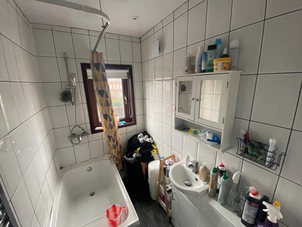 Upstairs Bathroom T202202181430.jpg