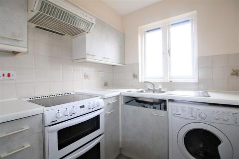 1 bedroom apartment to rent, Bornedene, Potters Bar EN6