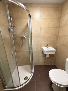 2 bedroom flat share to rent, Fassett Road, Kingston upon Thames, KT1