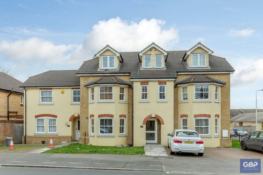 Manor Road, Romford 1 bed ground floor flat £200,000