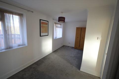 85 Victor Close, Hornchurch, RM12 4XU