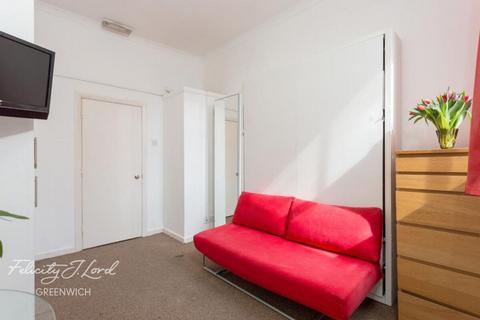 Studio to rent, Deptford Broadway, London