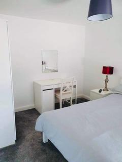 3 bedroom apartment to rent, Gartside Street, Delph OL3