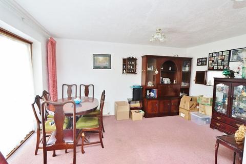 96 Udall Gardens, Romford, RM5 2LA