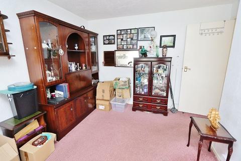 96 Udall Gardens, Romford, RM5 2LA