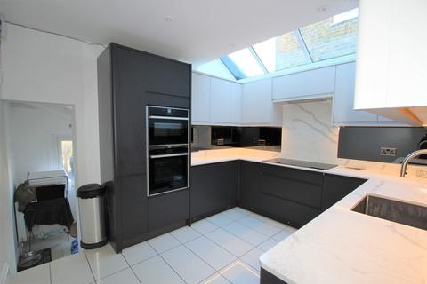 86 Station Road, Crayford, Dartford, DA1 3QG