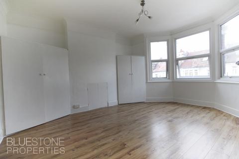 Property to rent - Nimrod Road, Furzedown