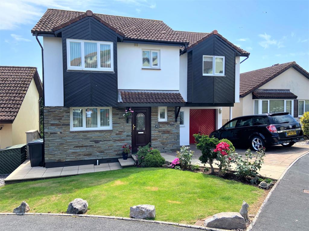 Valley Close, Teignmouth, TQ14 4 bed detached house £420,000