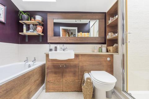 1 Relf Road, London, SE15 4JS