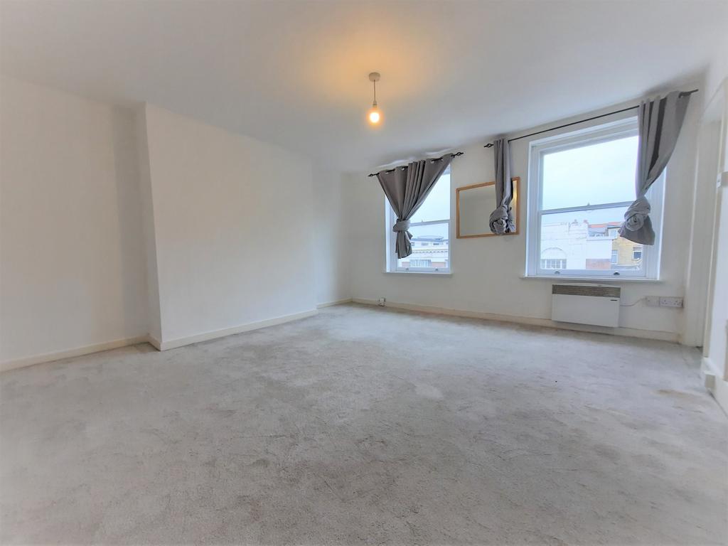 Apartment in London, Denmark Hill, Camberwell - View 2