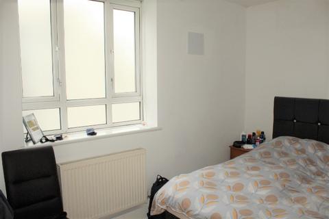 28 Randisbourne Gardens, Catford, London, SE6 3BS