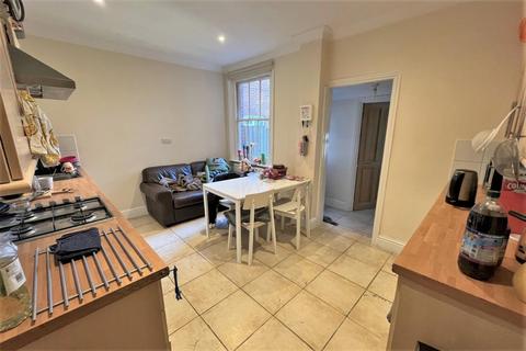 4 bedroom terraced house to rent, Winchester City Centre