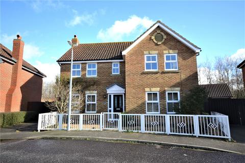 4 bedroom detached house to rent, Clarks Wood Drive, CM7