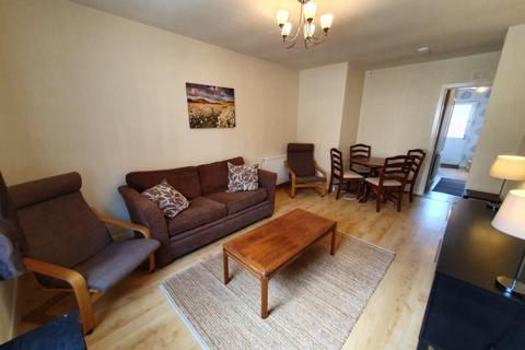 2 bedroom flat to rent, Causewayside, South Side, Edinburgh, EH9