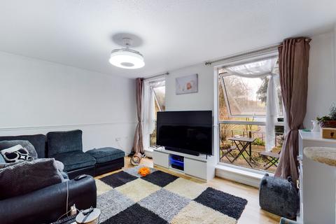 2 Bohemia, Hemel Hempstead, HP2 5RW
