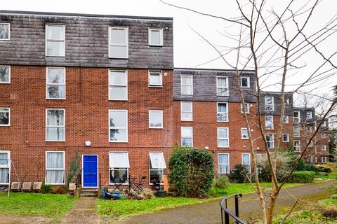 2 Bohemia, Hemel Hempstead, HP2 5RW