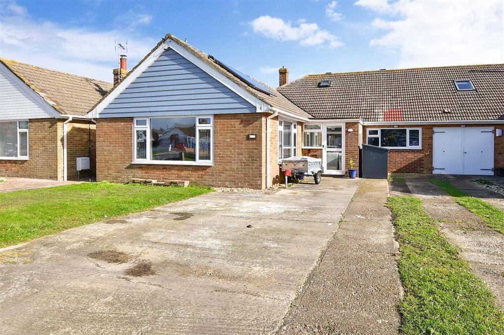 Leonard Road, Greatstone, Kent 4 bed bungalow for sale £475,000