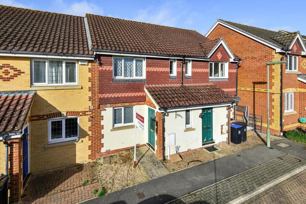 Lorne Gardens, Knaphill, Woking, GU21 3 bed terraced house £425,000