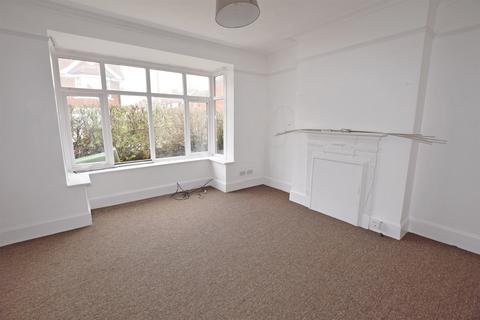 5 bedroom end of terrace house to rent, East Ham Road, Littlehampton, BN17