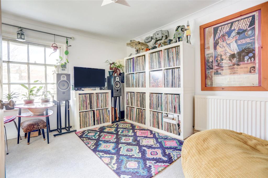 Russell Square, Brighton, East Sussex, BN1 1 bed apartment for sale £220,000