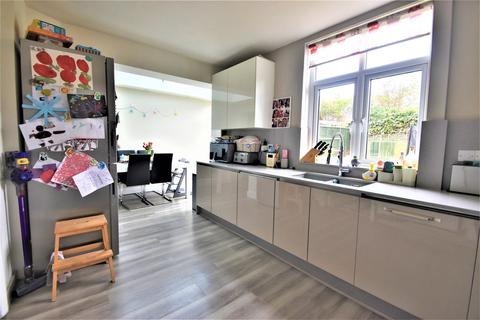 4 Boswells Drive, Chelmsford, CM2 6LD