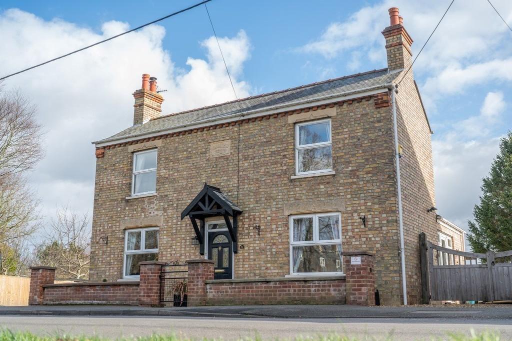 Upwell 3 bed detached house £450,000