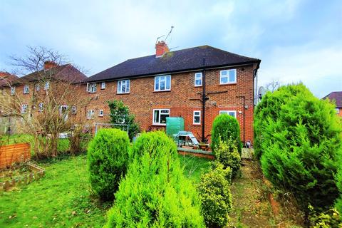 43 Foxburrows Avenue, Guildford, GU2 8HU