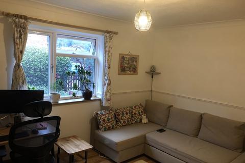 43 Foxburrows Avenue, Guildford, GU2 8HU