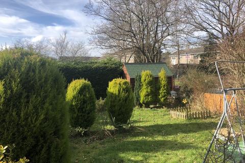 43 Foxburrows Avenue, Guildford, GU2 8HU