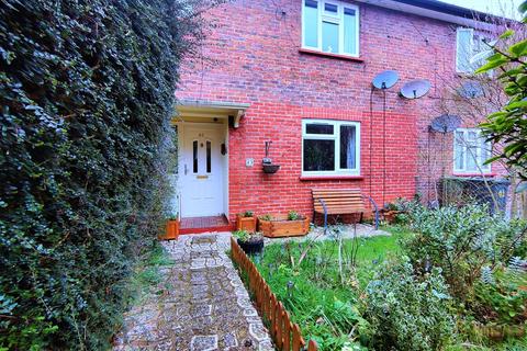 43 Foxburrows Avenue, Guildford, GU2 8HU