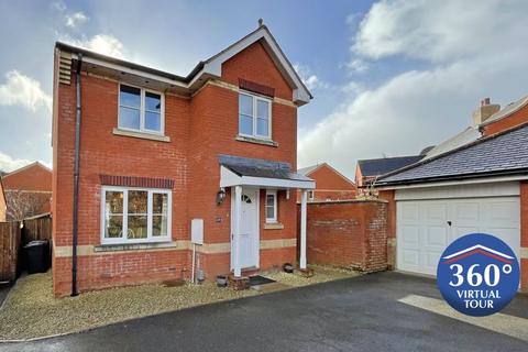 3 bedroom detached house for sale - A lovely, spacious detached family home