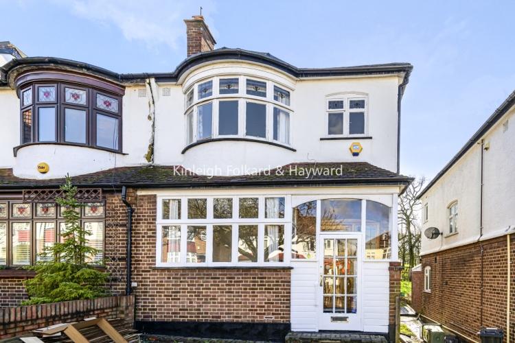 Norwood Park Road London SE27 3 bed house £2,500 pcm (£577 pw)