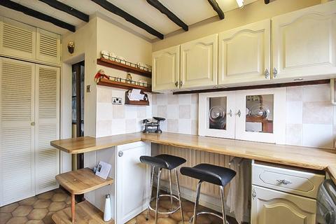 16 Greenfield View, Dudley, DY3 3NG