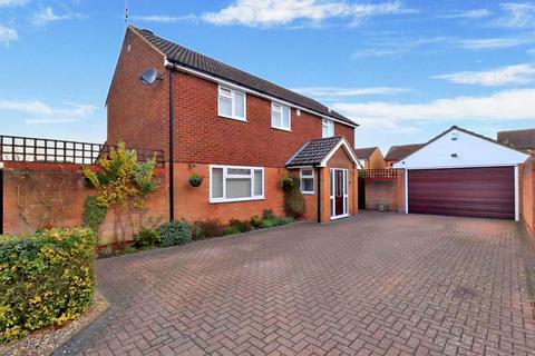28 Blakeney Drive, Luton, LU2 7AL