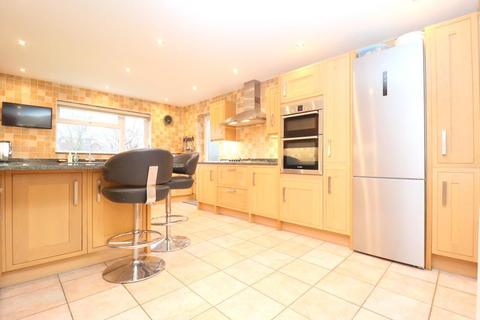 28 Blakeney Drive, Luton, LU2 7AL