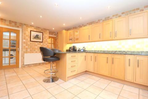 28 Blakeney Drive, Luton, LU2 7AL