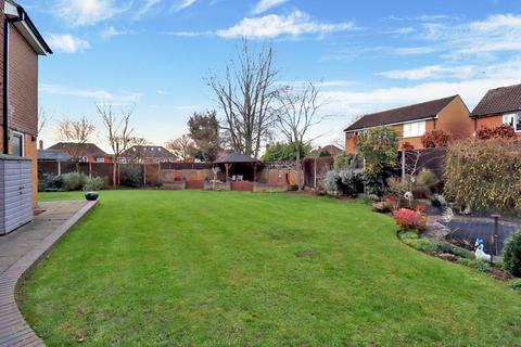 28 Blakeney Drive, Luton, LU2 7AL