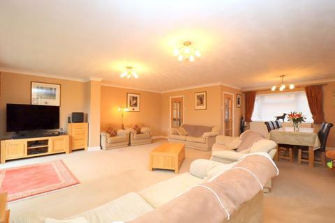 28 Blakeney Drive, Luton, LU2 7AL